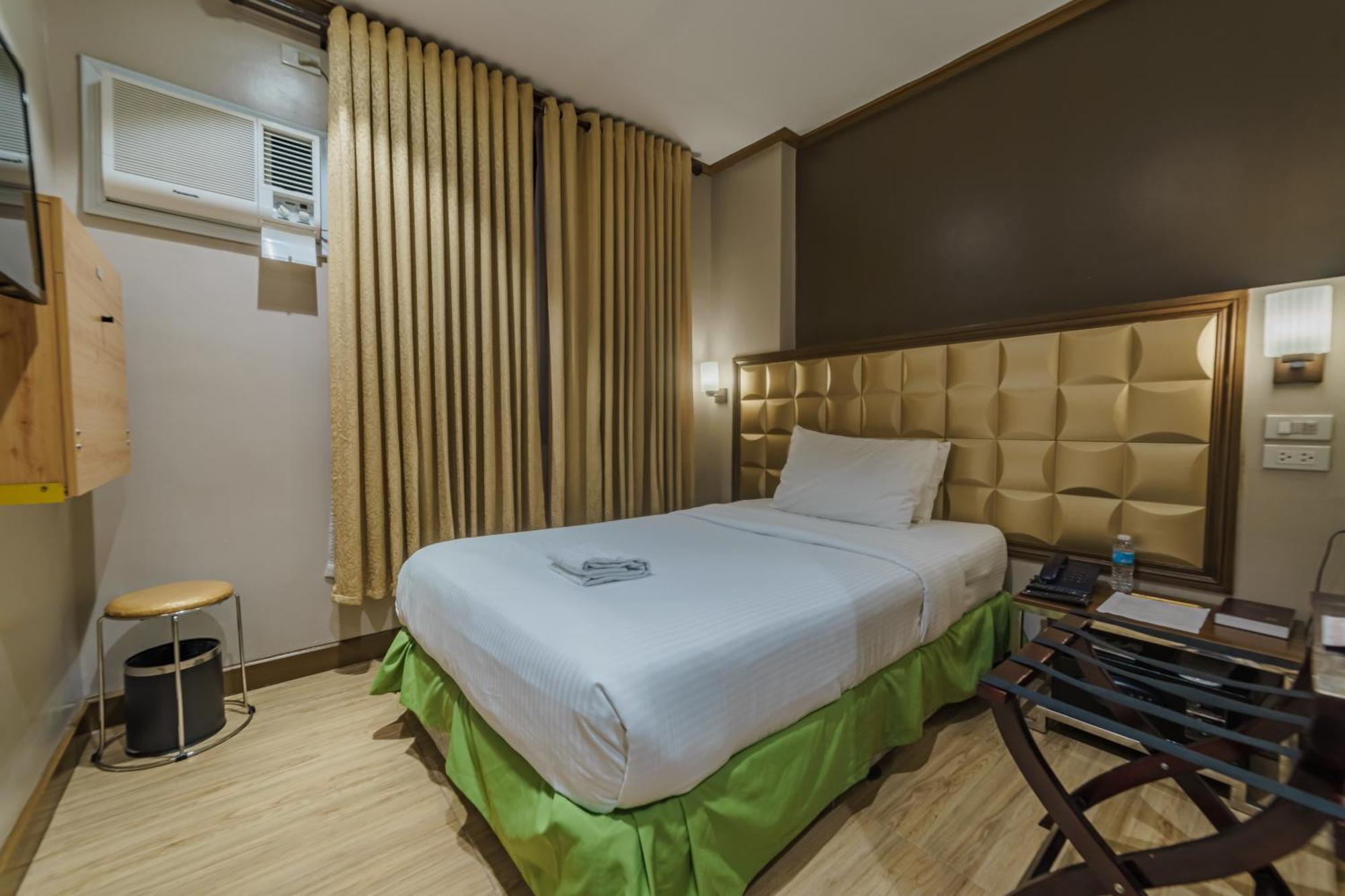 Robertson Hotel Нага Экстерьер фото