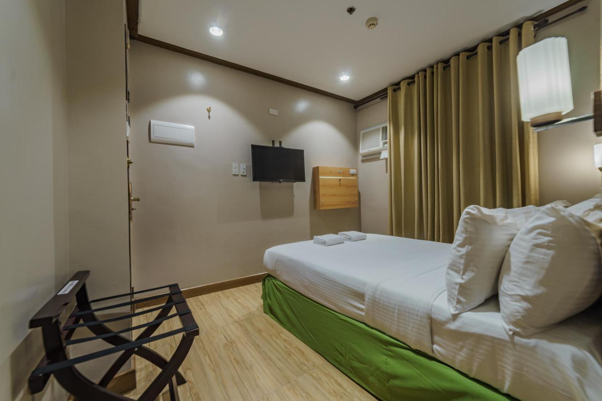 Robertson Hotel Нага Экстерьер фото