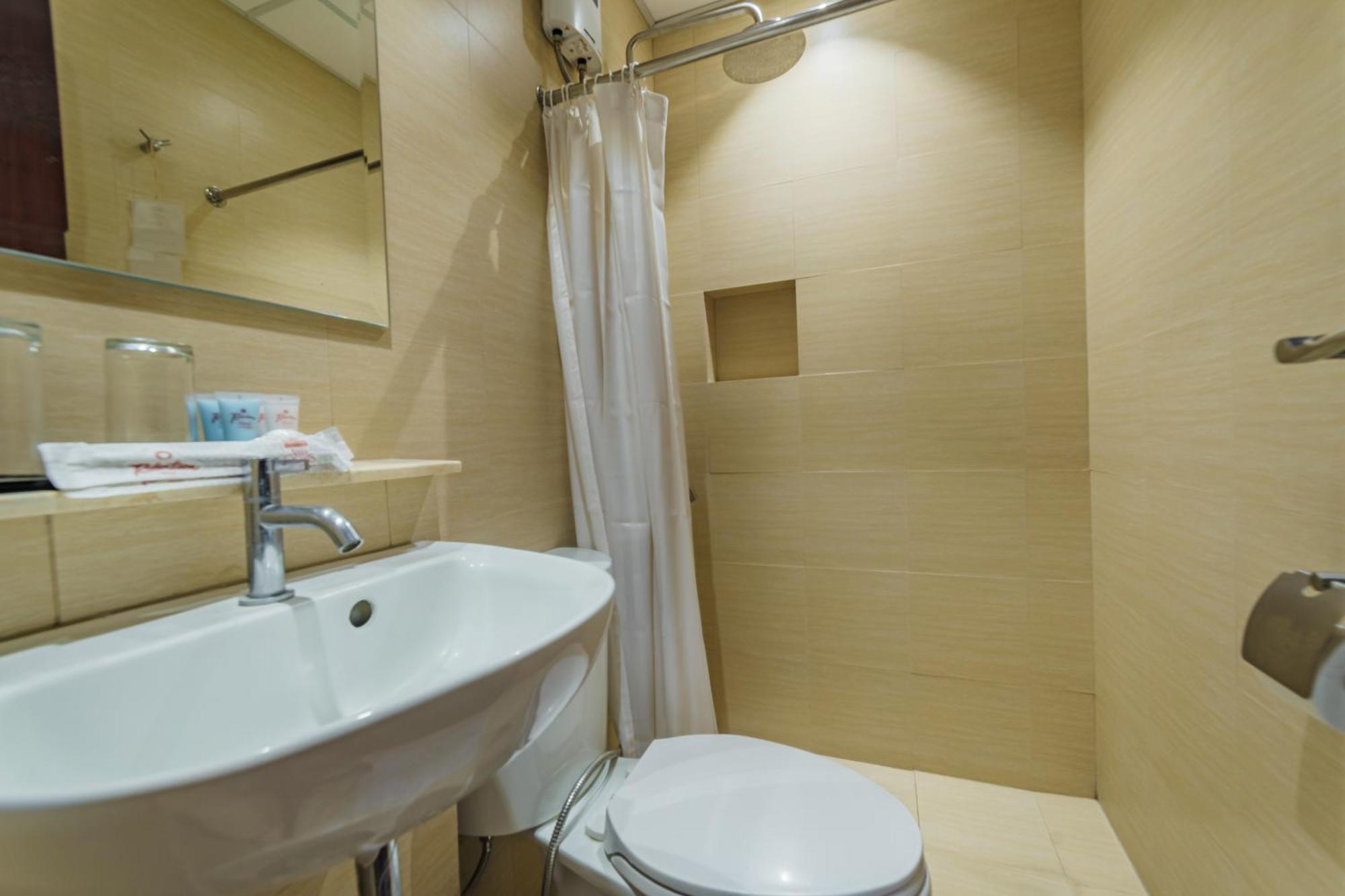 Robertson Hotel Нага Экстерьер фото