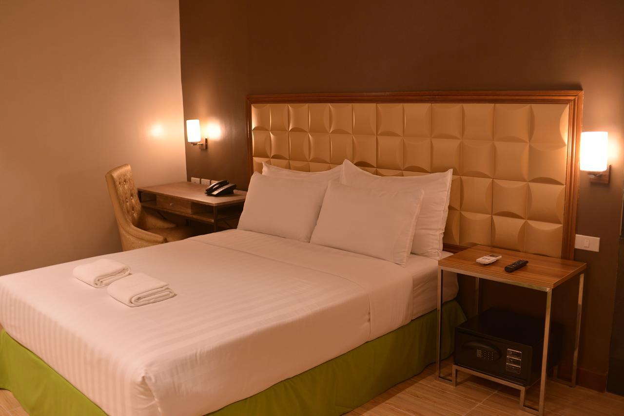Robertson Hotel Нага Экстерьер фото
