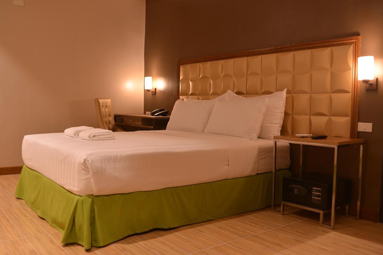Robertson Hotel Нага Экстерьер фото