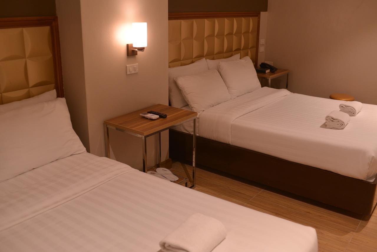 Robertson Hotel Нага Экстерьер фото
