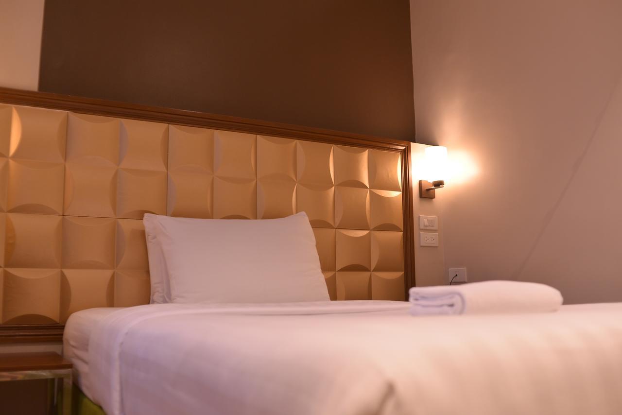 Robertson Hotel Нага Экстерьер фото