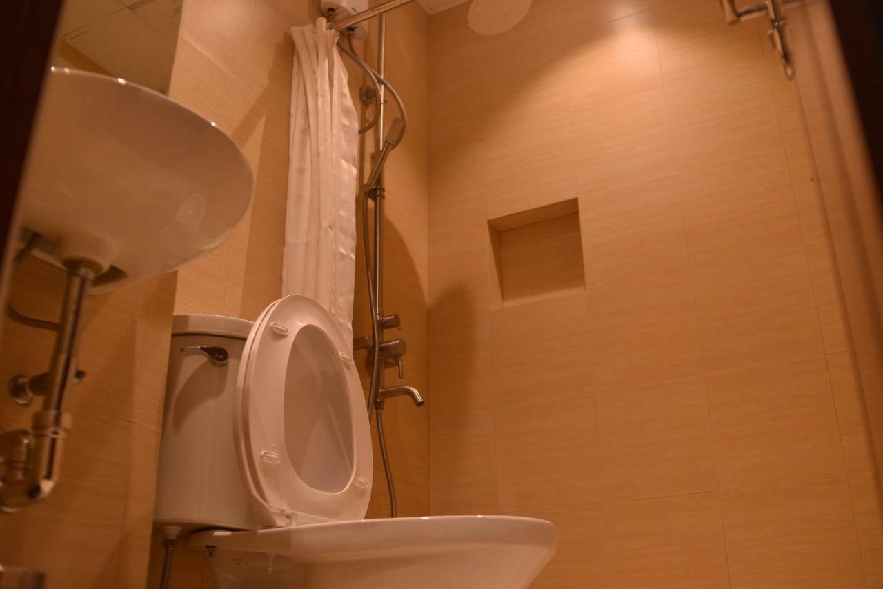 Robertson Hotel Нага Экстерьер фото